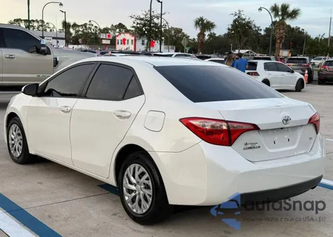 2018 Toyota Corolla L z USA, uszkodzony, nr VIN 5YFBURHE4JP828XXX